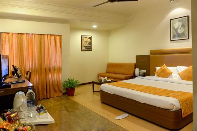 Hotel Amer Palace Bhopal Exterior foto